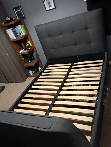 Bed with the bottom slats - (,