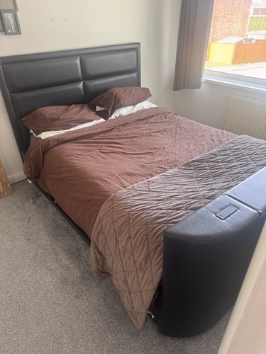 Kingside bed - kingside, tv